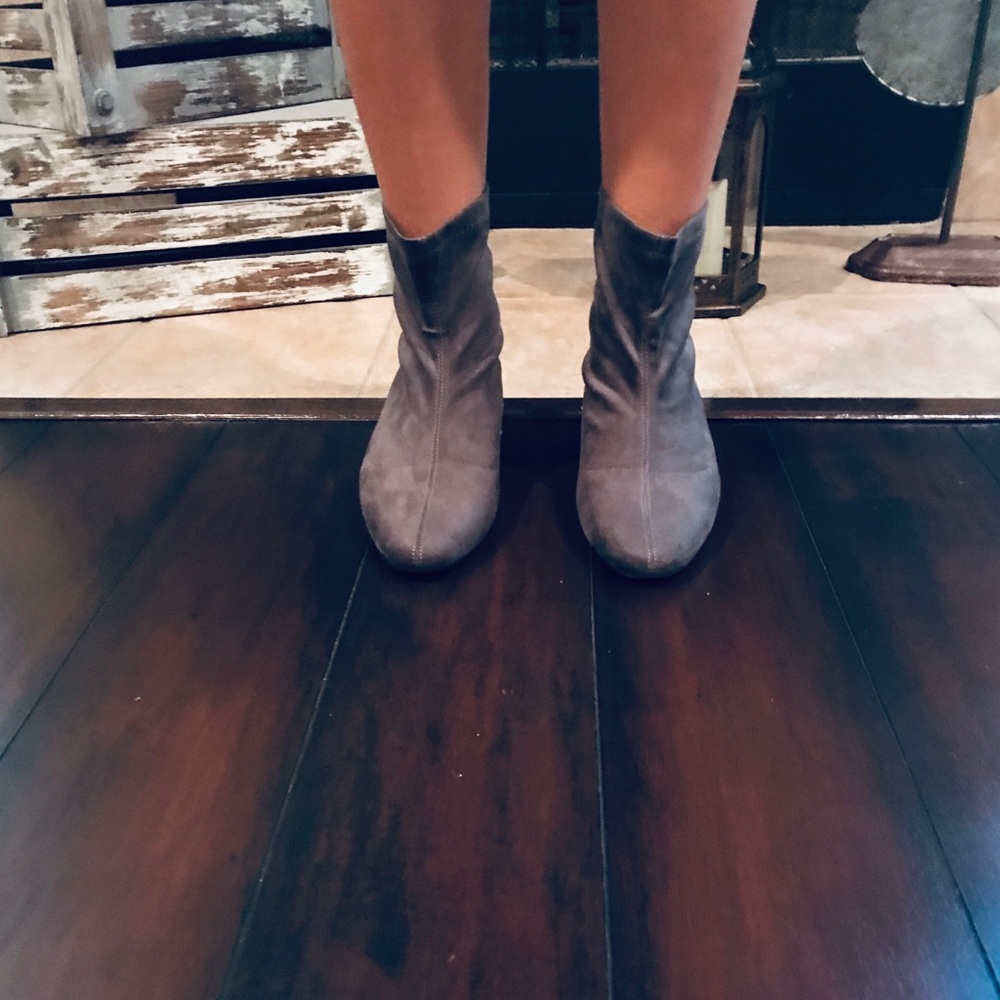 Catherine Malandrino gray  Size 7.5, Black 8.5